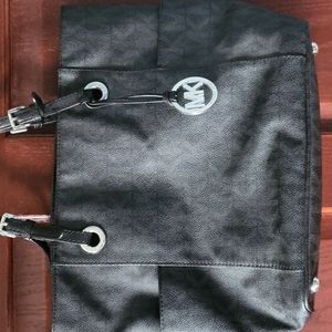 Excellent condition Black shoulder Michael Kors purse